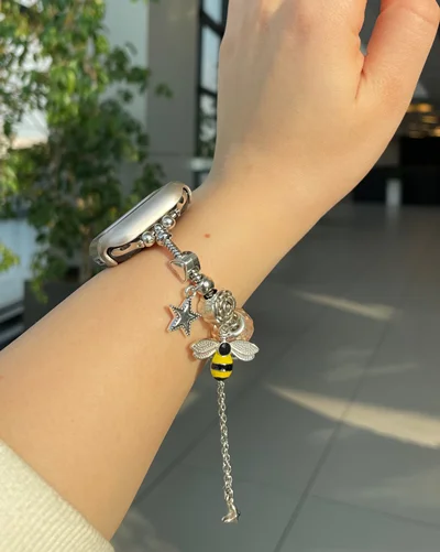 بند اپل واچ مدل charmel طرح گل و زنبور BA1403